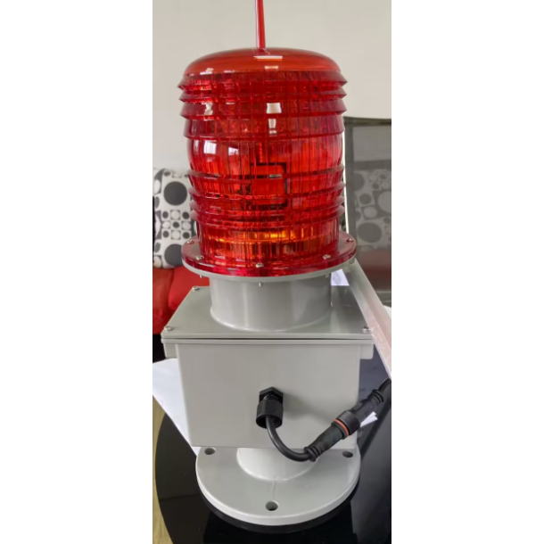 Aviation Obstruction Light - Red - including battery and solar panel