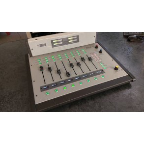 Arrakis DARC Surface 8 Digital AoIP Broadcast Console